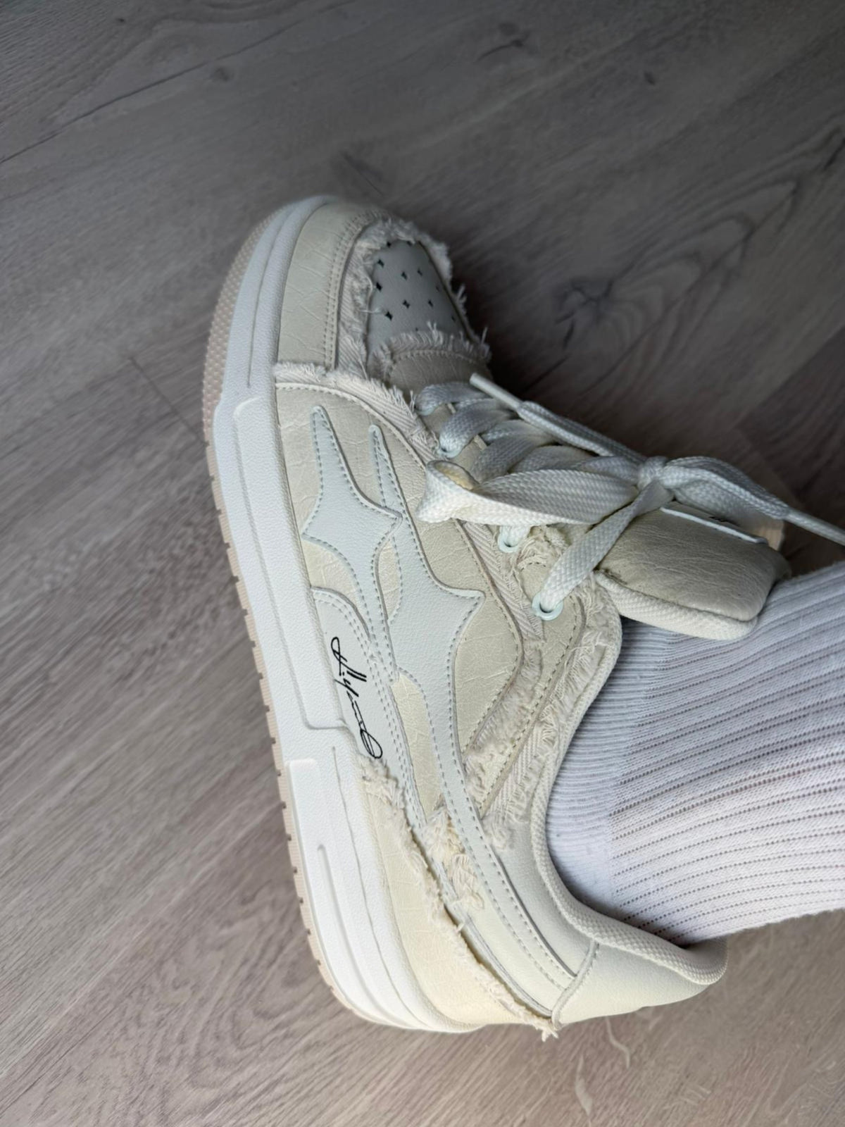 DCRB Ivory Croc Low Zapatillas