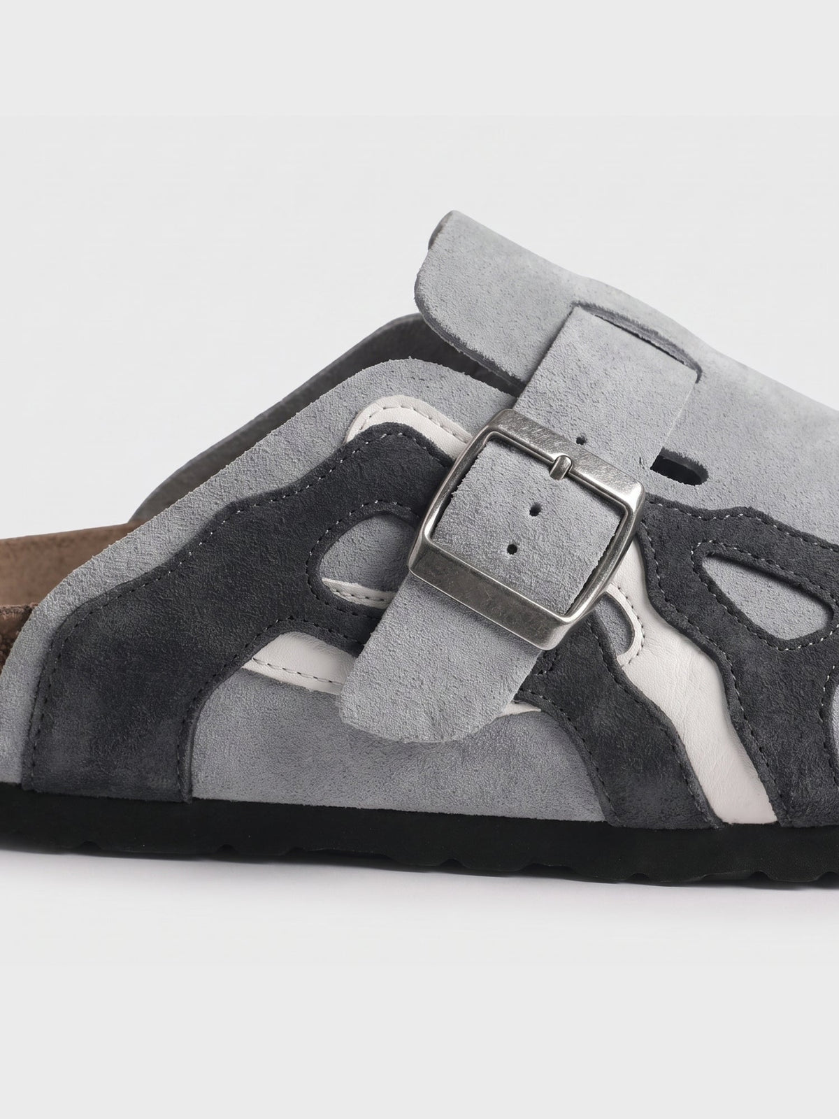 Zuecos Ondulados Gris Ceniza