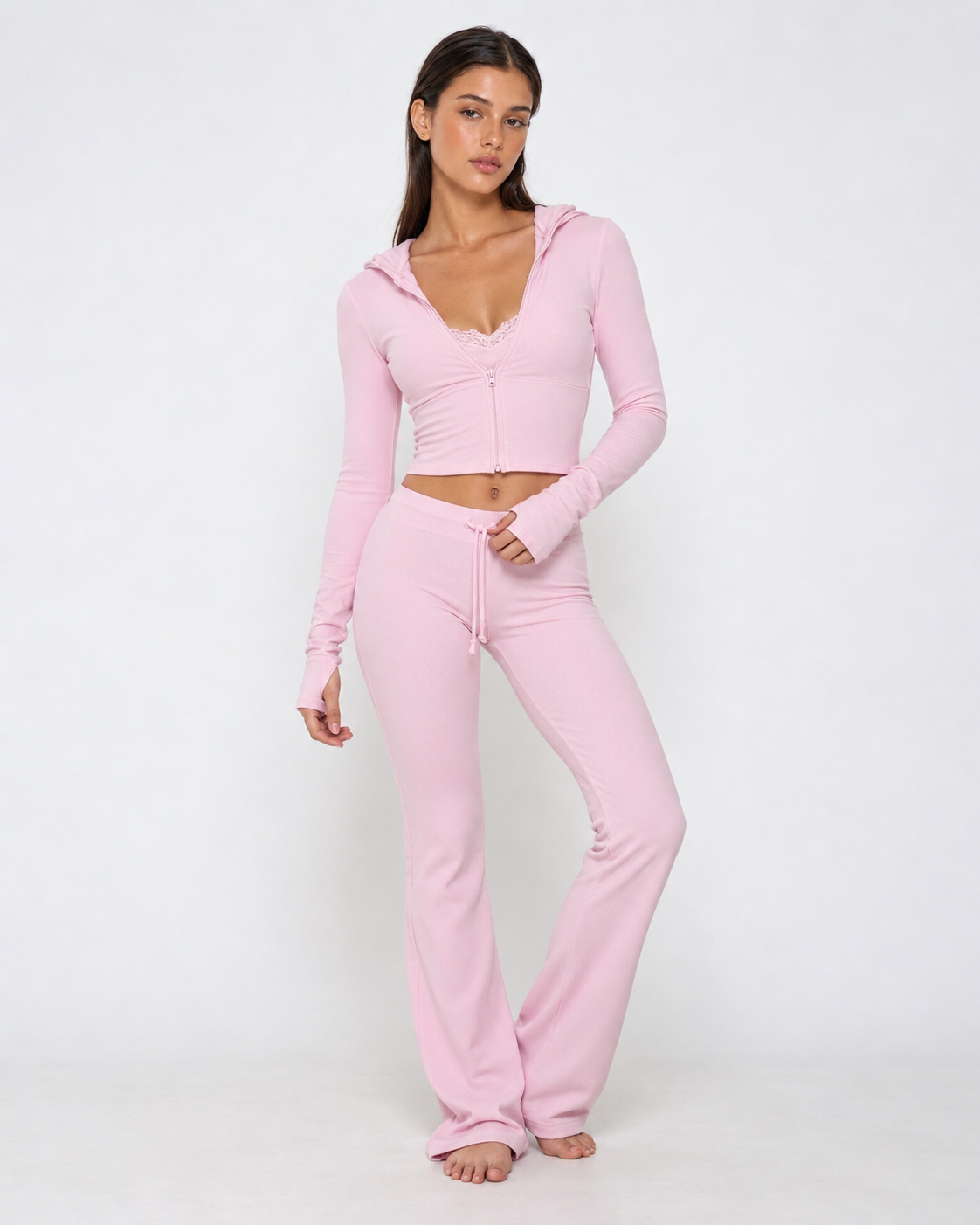 Conjunto Soft Form de sudadera y pantalón acampanado