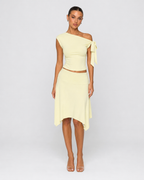 soft focus asymmetrical set