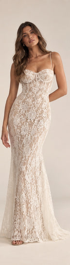 Vestido largo blanco de encaje floral